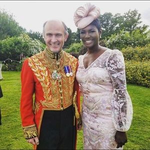 Pink Lady-Percher Pillbox Hat